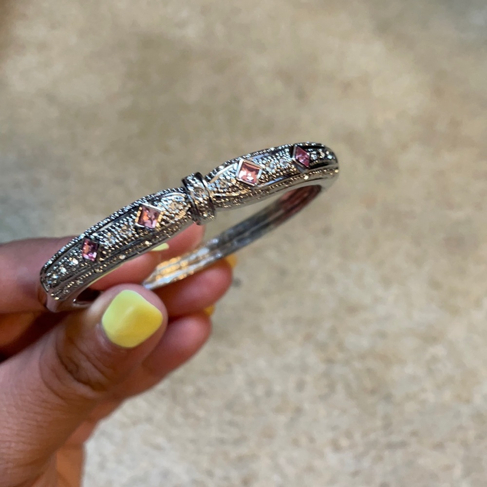 Women’s bracelet